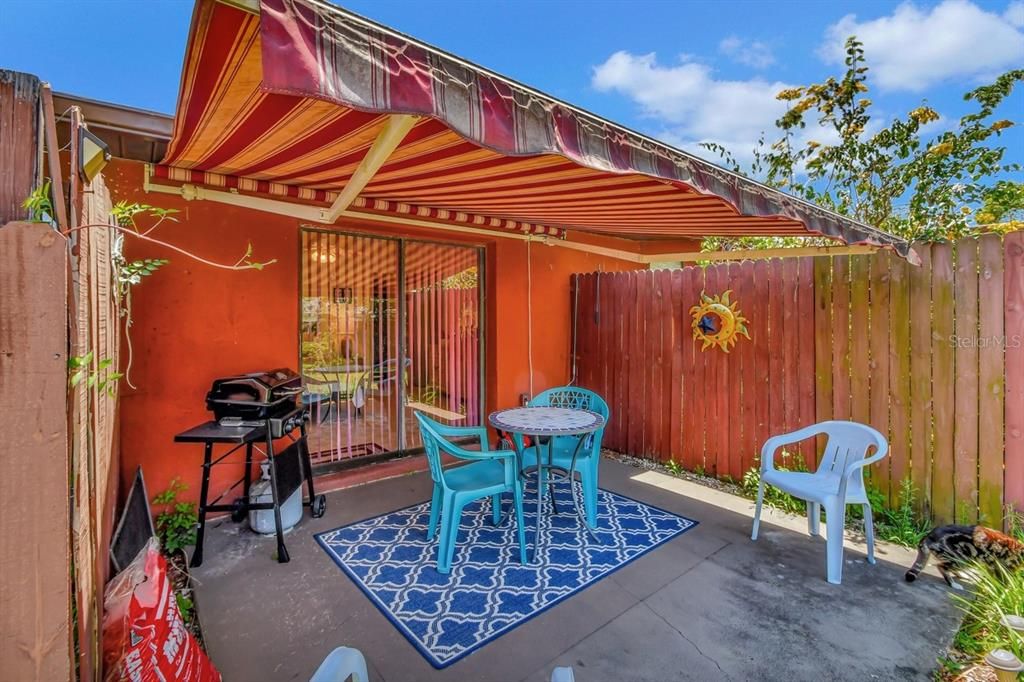 Active With Contract: $299,900 (3 beds, 2 baths, 1455 Square Feet)