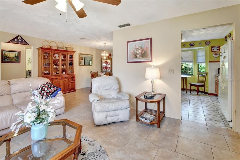 Active With Contract: $299,900 (3 beds, 2 baths, 1455 Square Feet)