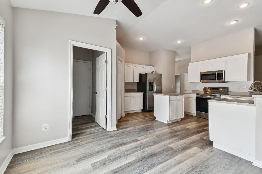 Active With Contract: $415,000 (3 beds, 2 baths, 1733 Square Feet)