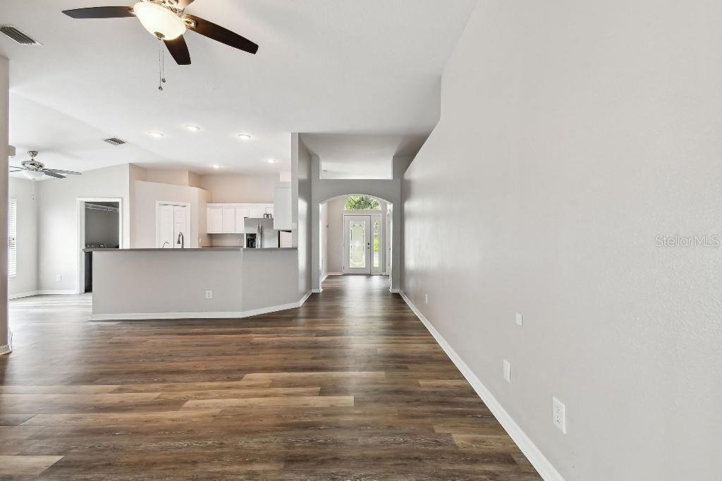 Active With Contract: $415,000 (3 beds, 2 baths, 1733 Square Feet)