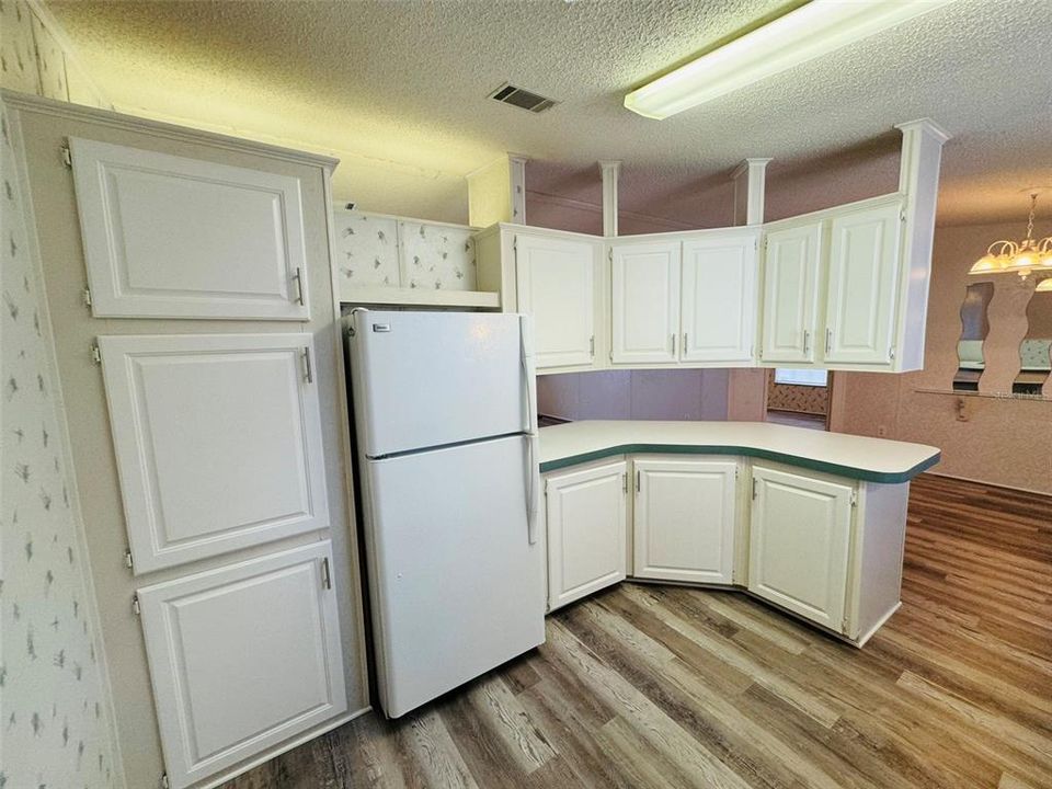 For Rent: $1,995 (3 beds, 2 baths, 1296 Square Feet)