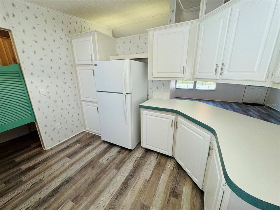 For Rent: $1,995 (3 beds, 2 baths, 1296 Square Feet)