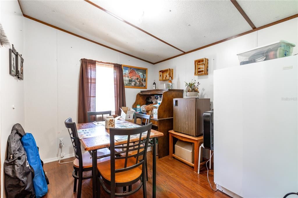 For Sale: $135,000 (2 beds, 2 baths, 960 Square Feet)