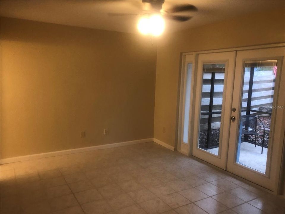 For Rent: $1,225 (2 beds, 2 baths, 890 Square Feet)