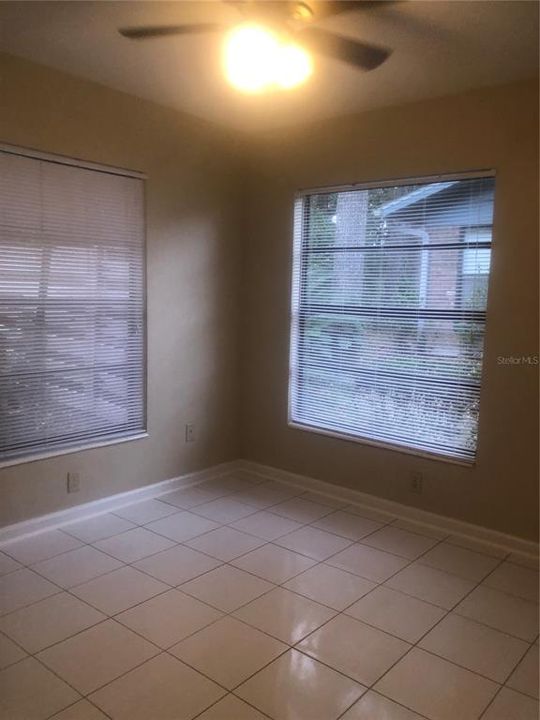 For Rent: $1,225 (2 beds, 2 baths, 890 Square Feet)