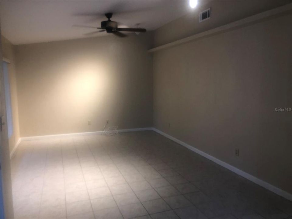 For Rent: $1,225 (2 beds, 2 baths, 890 Square Feet)