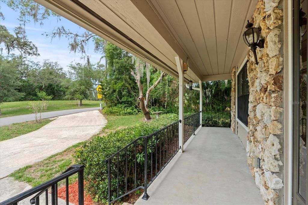 Active With Contract: $470,000 (4 beds, 3 baths, 2574 Square Feet)
