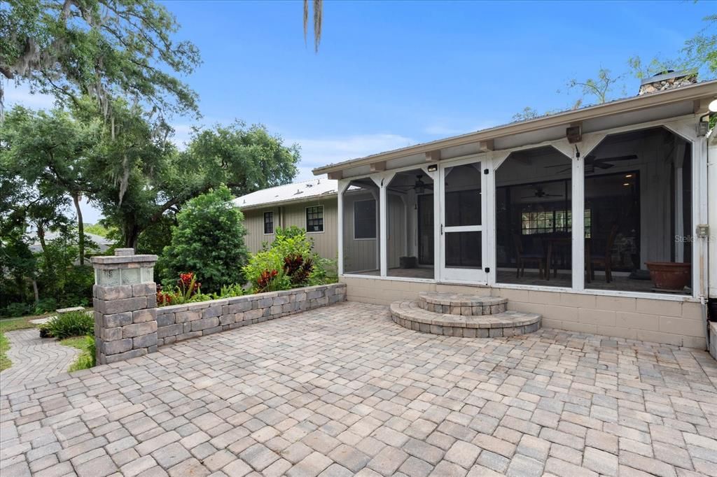 Active With Contract: $470,000 (4 beds, 3 baths, 2574 Square Feet)