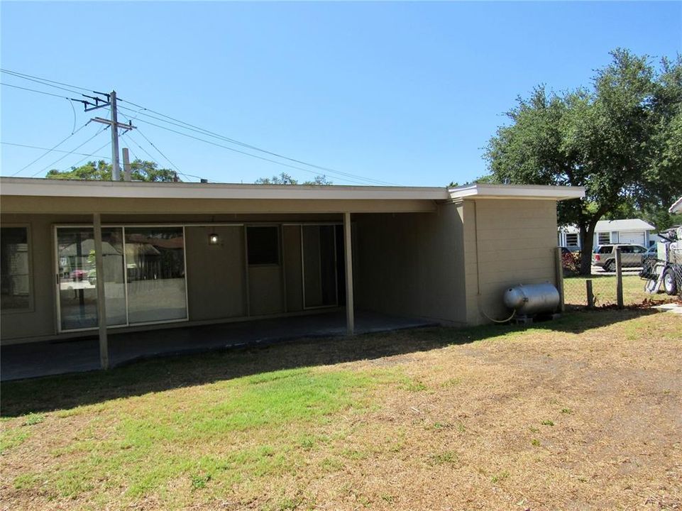 Active With Contract: $310,000 (2 beds, 2 baths, 1074 Square Feet)