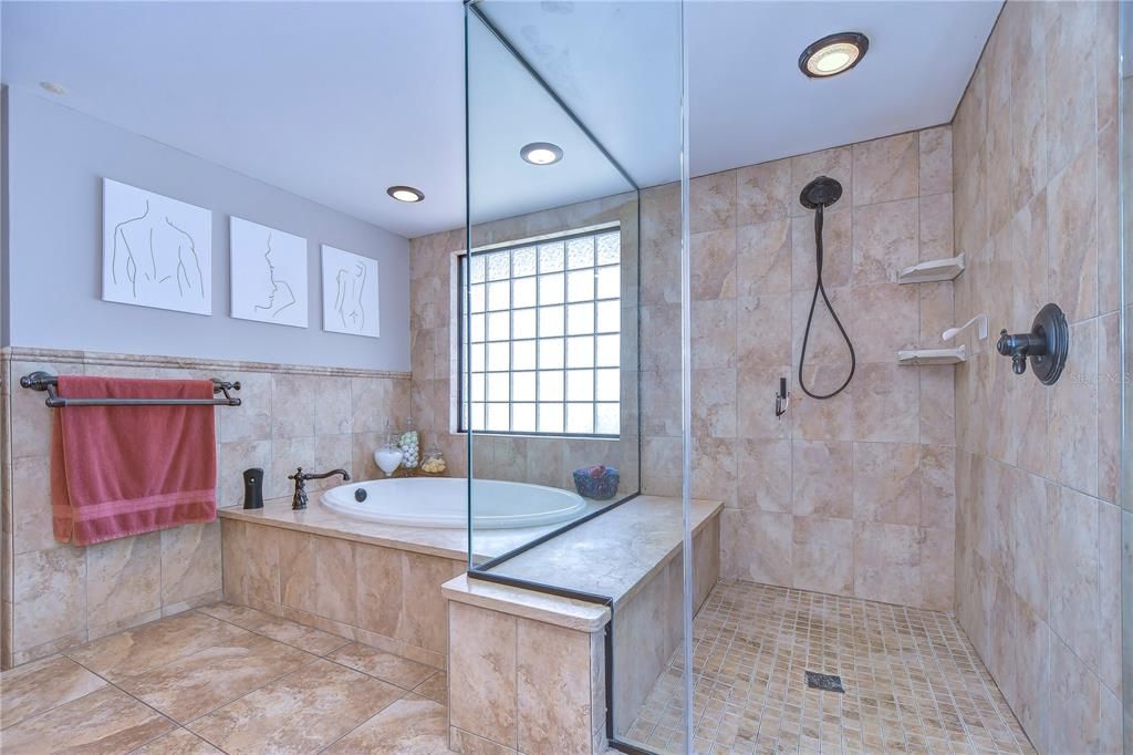 待售: $725,000 (4 贝兹, 2 浴室, 2664 平方英尺)