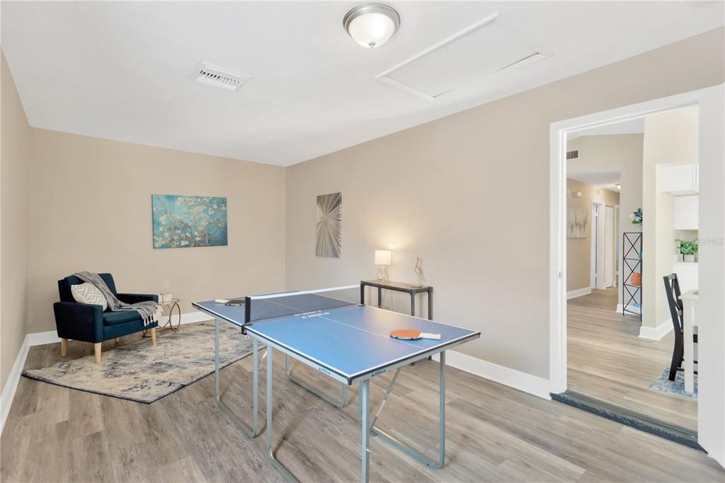 Active With Contract: $375,000 (3 beds, 1 baths, 1250 Square Feet)