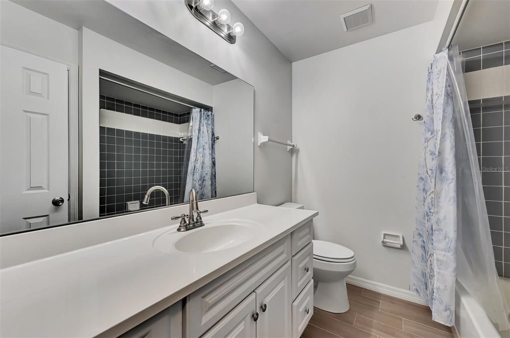 Active With Contract: $259,800 (2 beds, 2 baths, 1030 Square Feet)