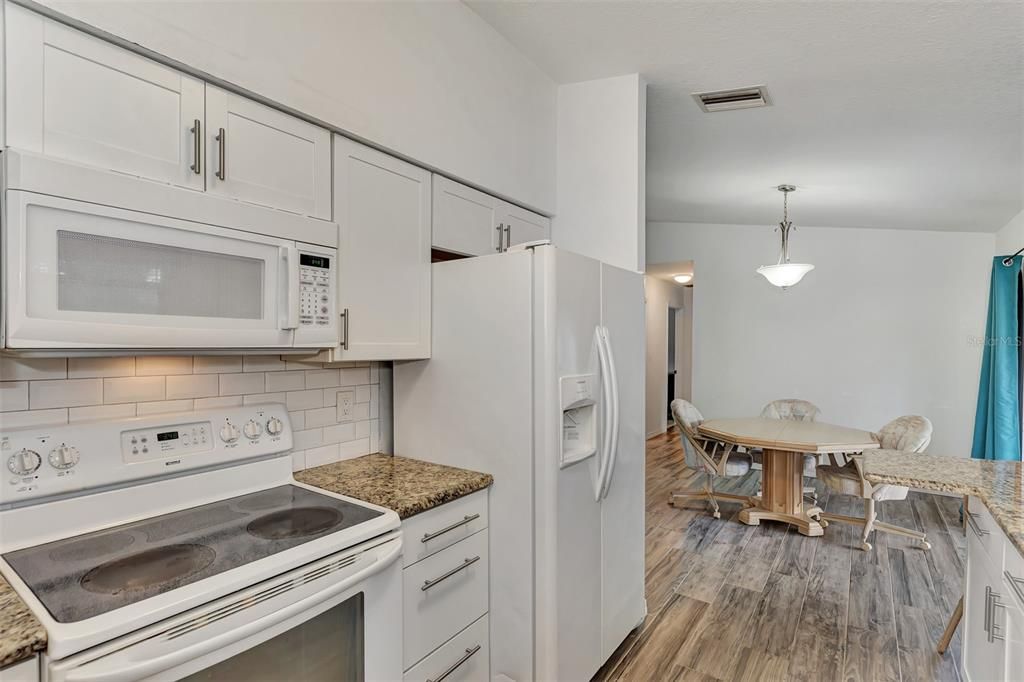 Active With Contract: $259,800 (2 beds, 2 baths, 1030 Square Feet)