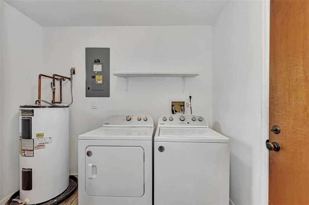 Active With Contract: $259,800 (2 beds, 2 baths, 1030 Square Feet)