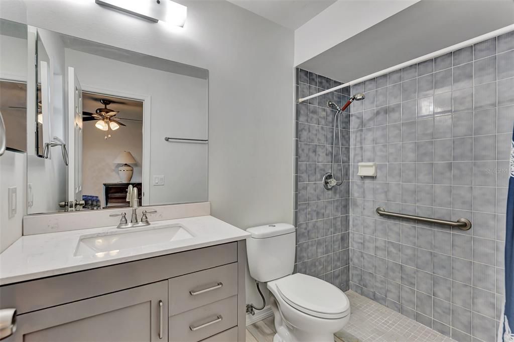 Active With Contract: $259,800 (2 beds, 2 baths, 1030 Square Feet)