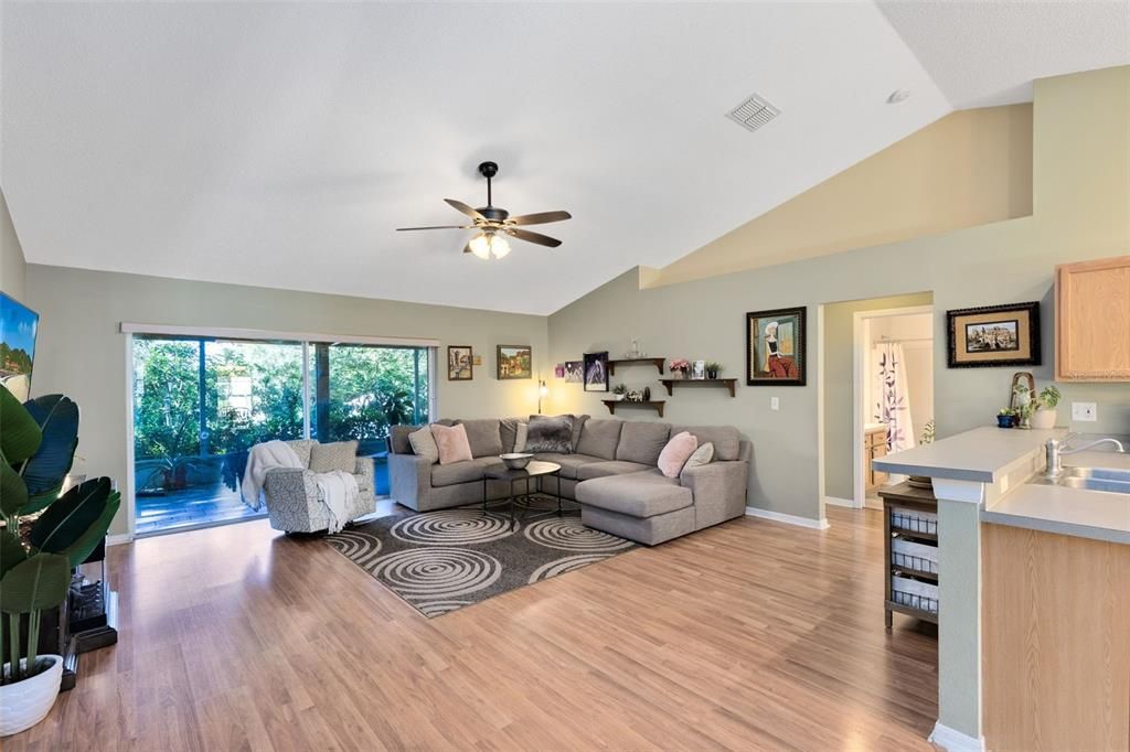 Active With Contract: $364,900 (4 beds, 2 baths, 1676 Square Feet)