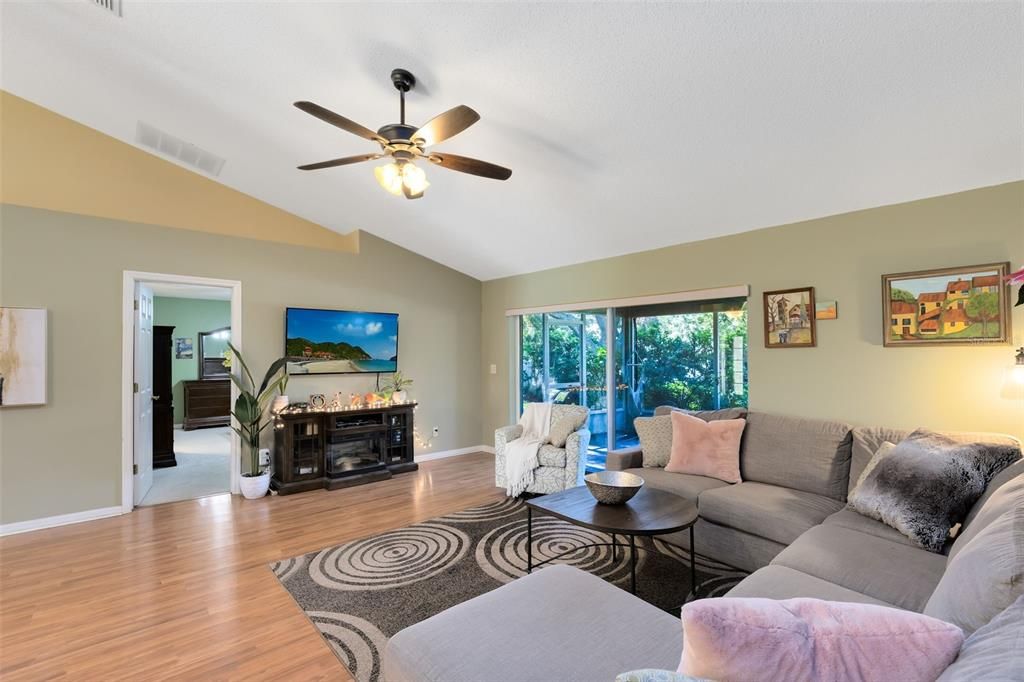 Active With Contract: $364,900 (4 beds, 2 baths, 1676 Square Feet)