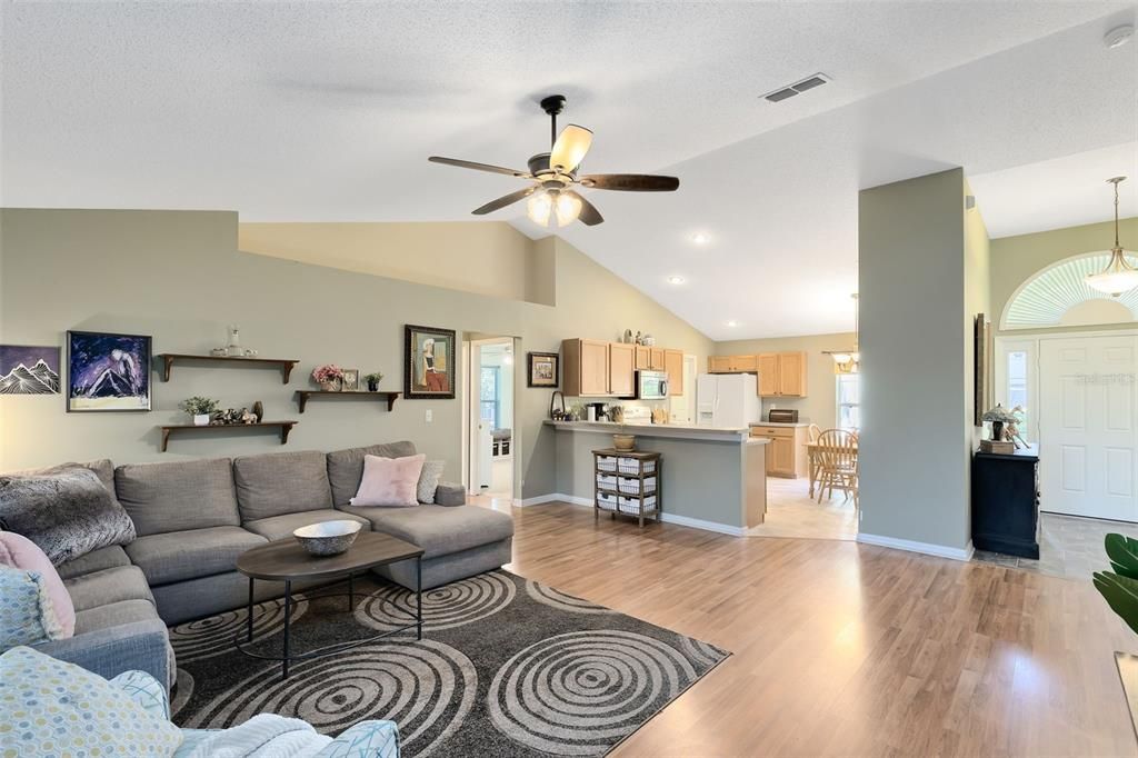 Active With Contract: $364,900 (4 beds, 2 baths, 1676 Square Feet)