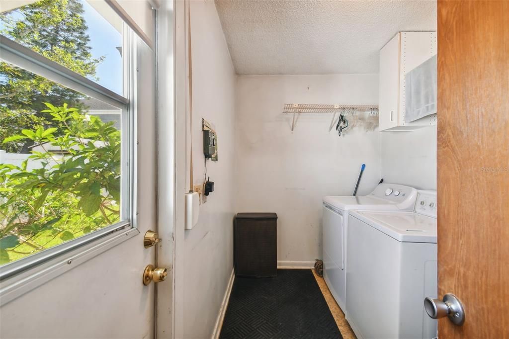 Active With Contract: $330,000 (3 beds, 1 baths, 1282 Square Feet)