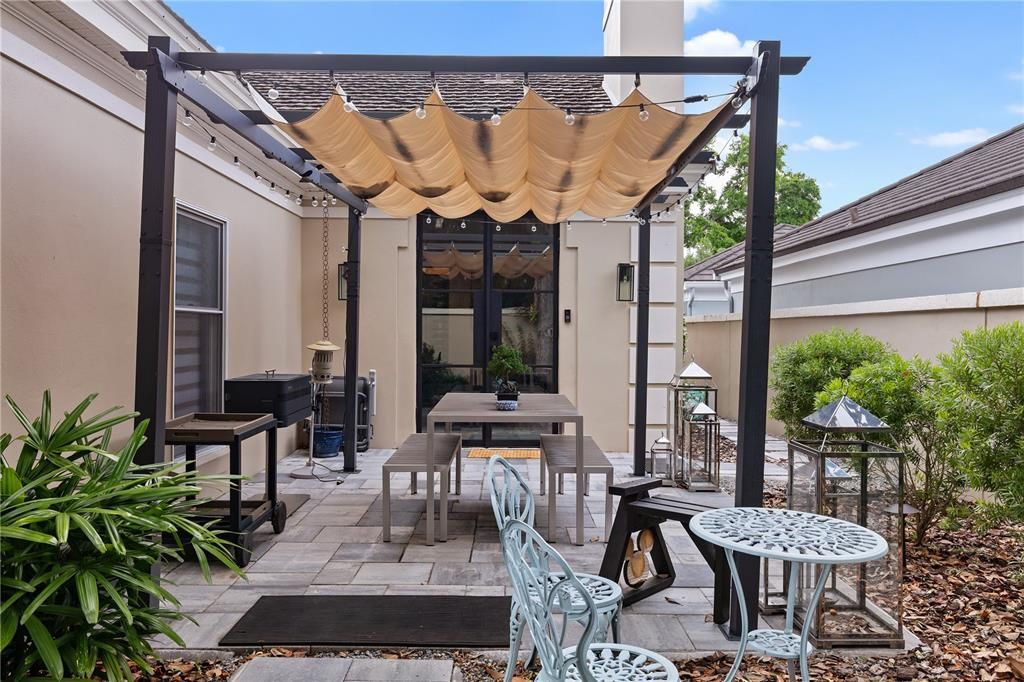 Recently Sold: $1,100,000 (3 beds, 2 baths, 2216 Square Feet)