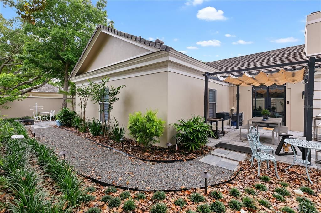 Recently Sold: $1,100,000 (3 beds, 2 baths, 2216 Square Feet)