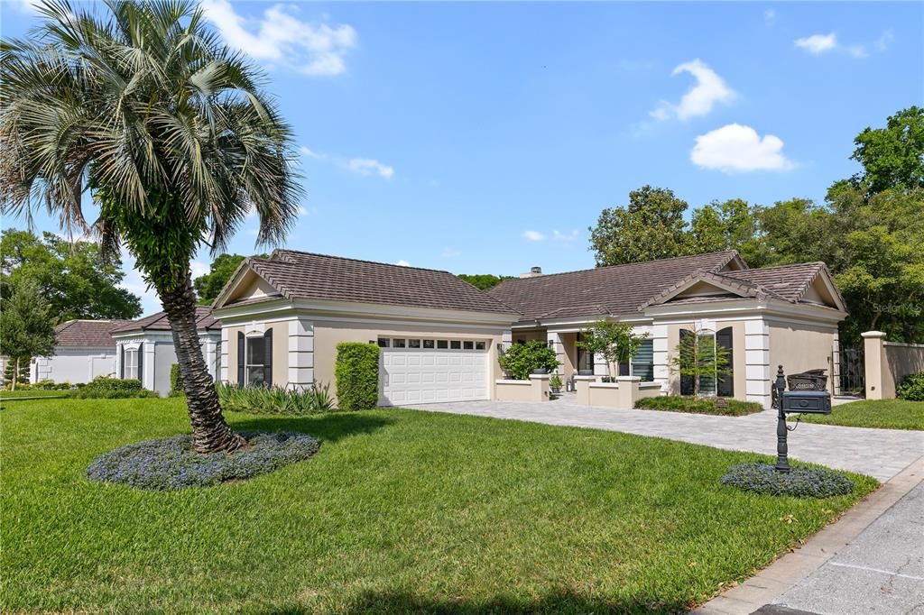 Recently Sold: $1,100,000 (3 beds, 2 baths, 2216 Square Feet)