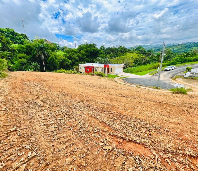 En Venta: $85,000 (0.84 acres)