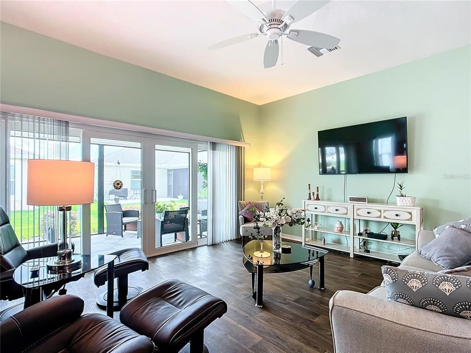 For Sale: $499,900 (3 beds, 2 baths, 1516 Square Feet)