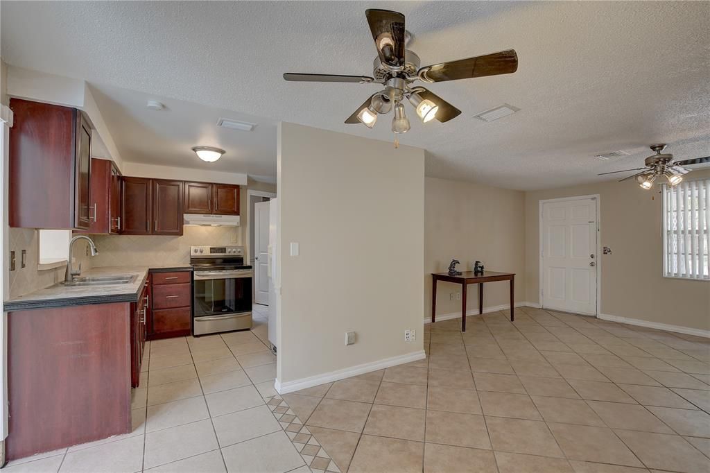 For Sale: $358,000 (4 beds, 2 baths, 1472 Square Feet)