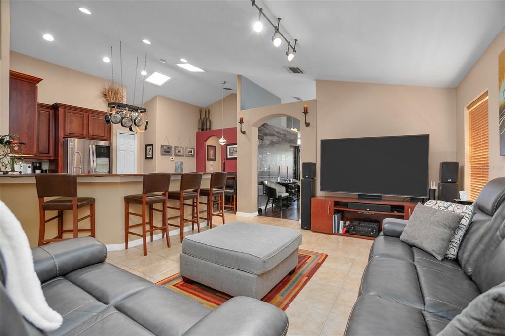 Active With Contract: $349,900 (3 beds, 2 baths, 1841 Square Feet)