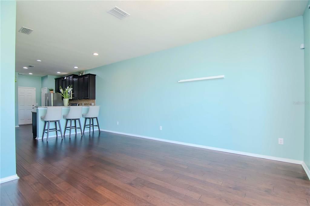 For Sale: $285,000 (2 beds, 2 baths, 1549 Square Feet)