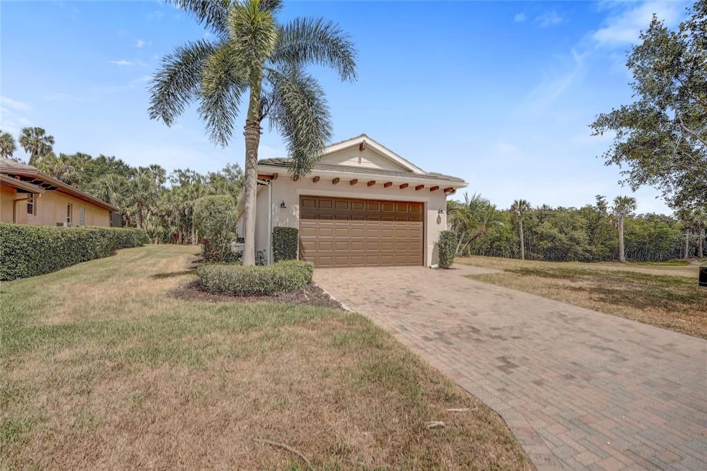 Active With Contract: $735,000 (4 beds, 2 baths, 2249 Square Feet)