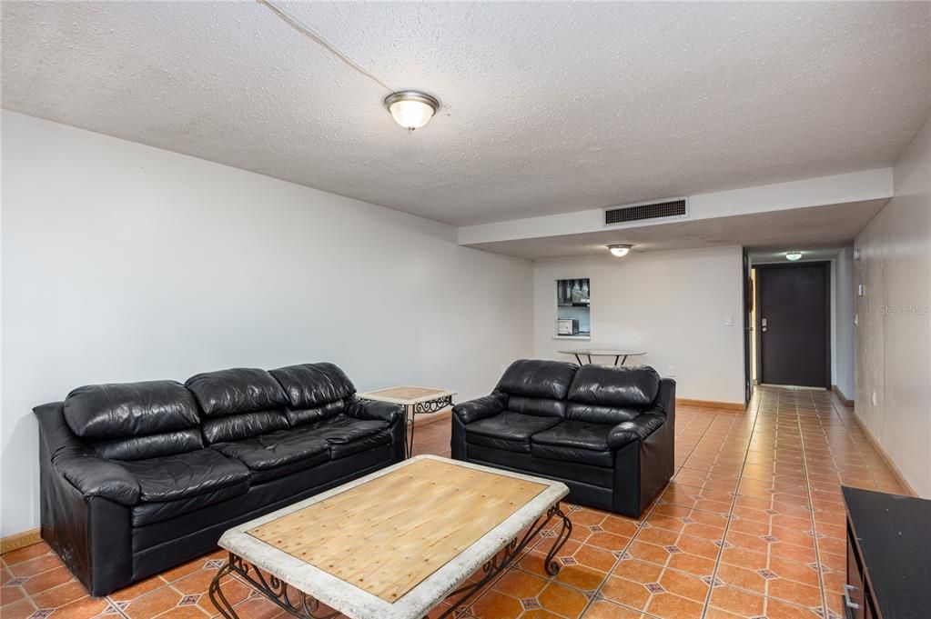 For Sale: $115,000 (3 beds, 2 baths, 1252 Square Feet)