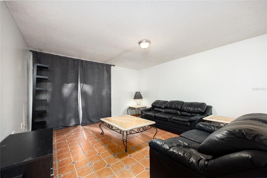 For Sale: $115,000 (3 beds, 2 baths, 1252 Square Feet)