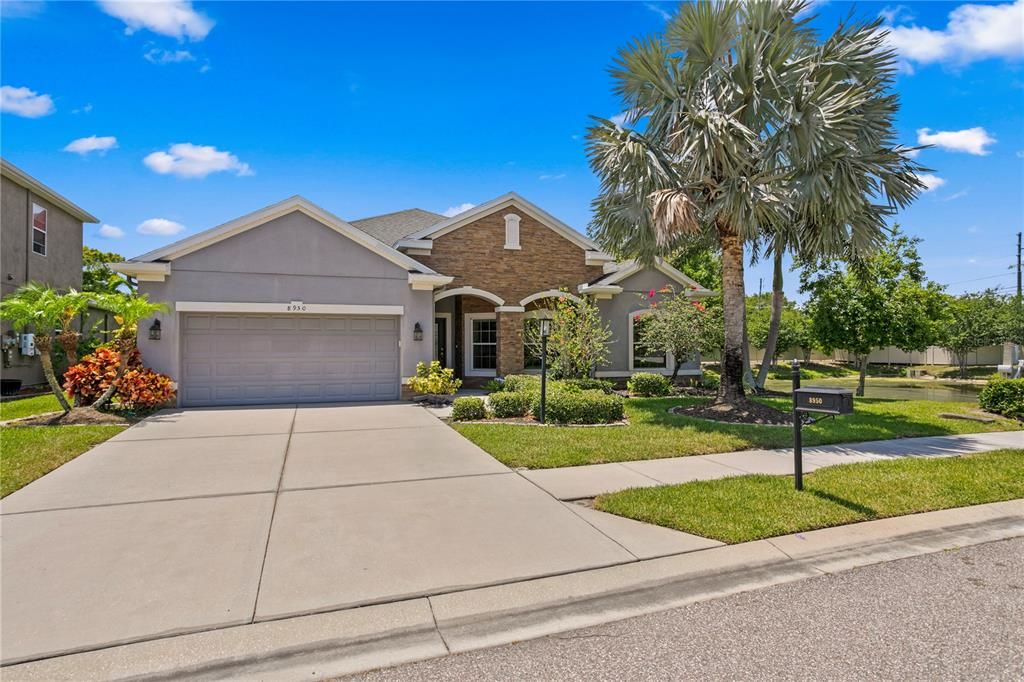 Active With Contract: $724,500 (3 beds, 2 baths, 2621 Square Feet)