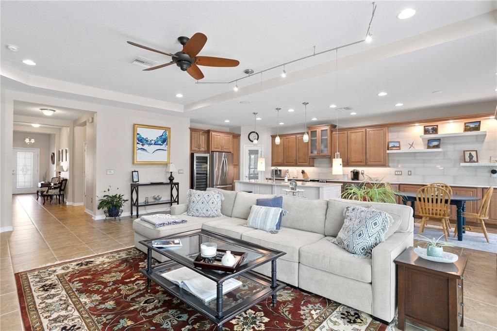 Active With Contract: $724,500 (3 beds, 2 baths, 2621 Square Feet)