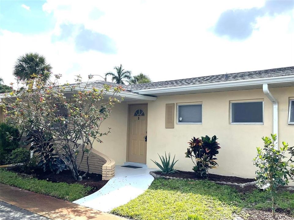 Recently Sold: $143,000 (1 beds, 1 baths, 661 Square Feet)