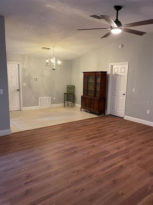 For Rent: $3,000 (5 beds, 3 baths, 2204 Square Feet)