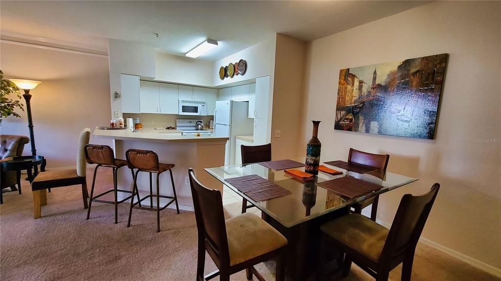 For Rent: $2,000 (1 beds, 1 baths, 829 Square Feet)