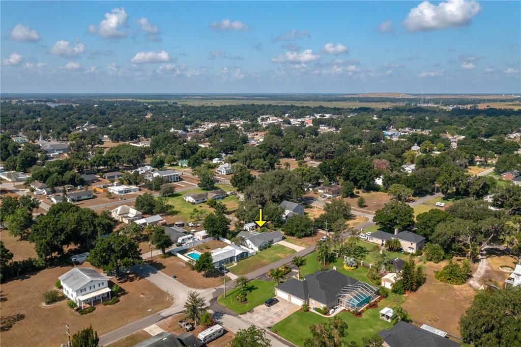 For Sale: $335,000 (3 beds, 2 baths, 1719 Square Feet)