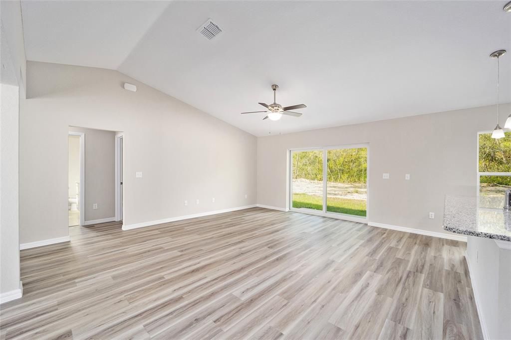 Active With Contract: $289,900 (3 beds, 2 baths, 1671 Square Feet)