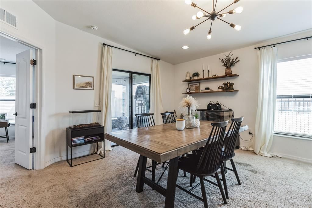 Active With Contract: $347,500 (3 beds, 2 baths, 1740 Square Feet)