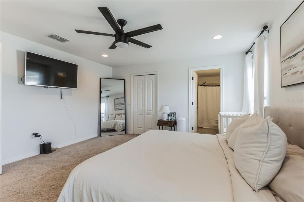 Active With Contract: $347,500 (3 beds, 2 baths, 1740 Square Feet)