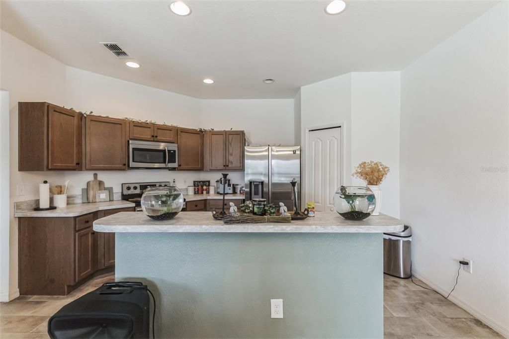 Active With Contract: $347,500 (3 beds, 2 baths, 1740 Square Feet)