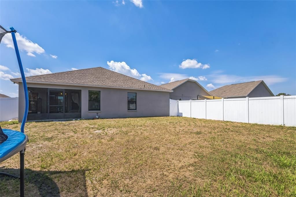 Active With Contract: $347,500 (3 beds, 2 baths, 1740 Square Feet)