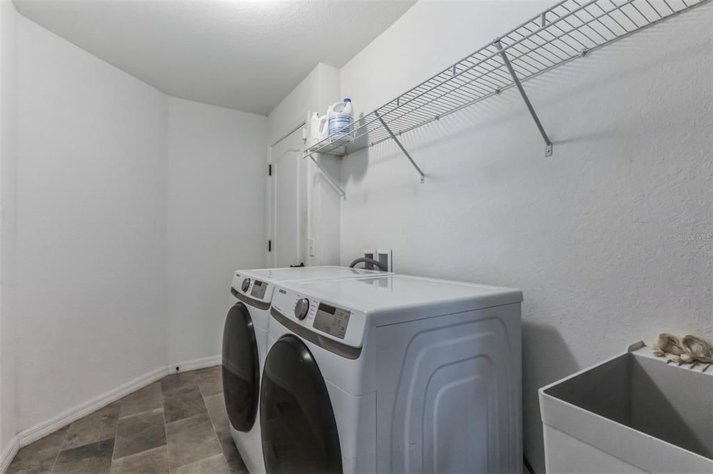 Active With Contract: $347,500 (3 beds, 2 baths, 1740 Square Feet)