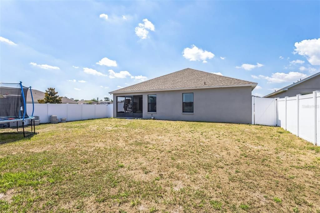 Active With Contract: $347,500 (3 beds, 2 baths, 1740 Square Feet)