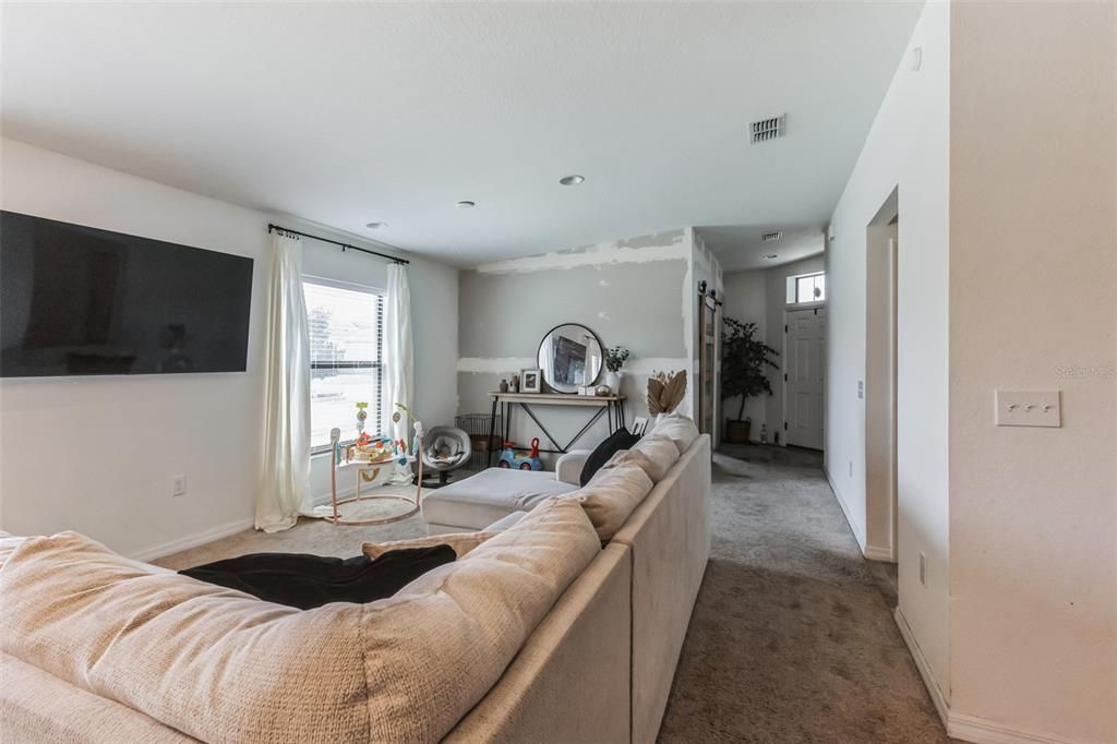 Active With Contract: $347,500 (3 beds, 2 baths, 1740 Square Feet)