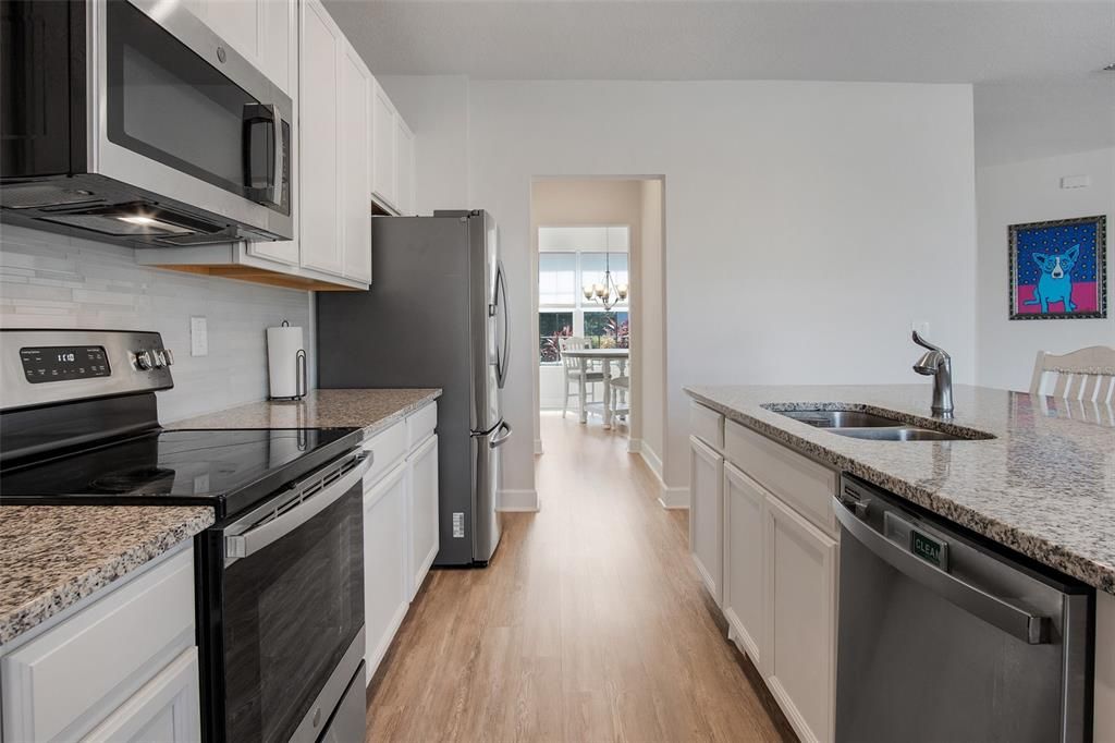 Active With Contract: $415,000 (3 beds, 2 baths, 2406 Square Feet)