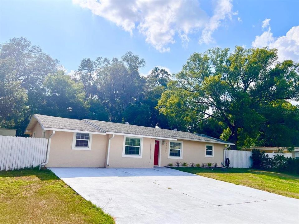 Active With Contract: $299,900 (4 beds, 2 baths, 1550 Square Feet)